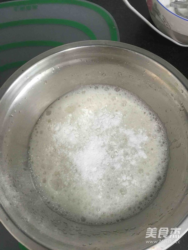 酸奶戚风蛋糕的做法步骤:3