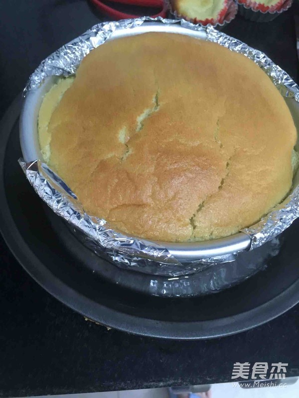 酸奶戚风蛋糕的做法步骤:13