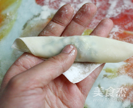 猪肉韭菜馄饨的做法步骤：7