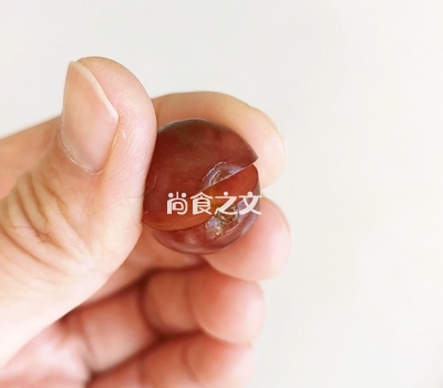 5分钟搞定高颜值滴菠萝雪桃鸡尾酒~的做法步骤:3