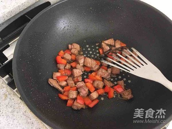 白菜炒牛肉的做法步骤:4