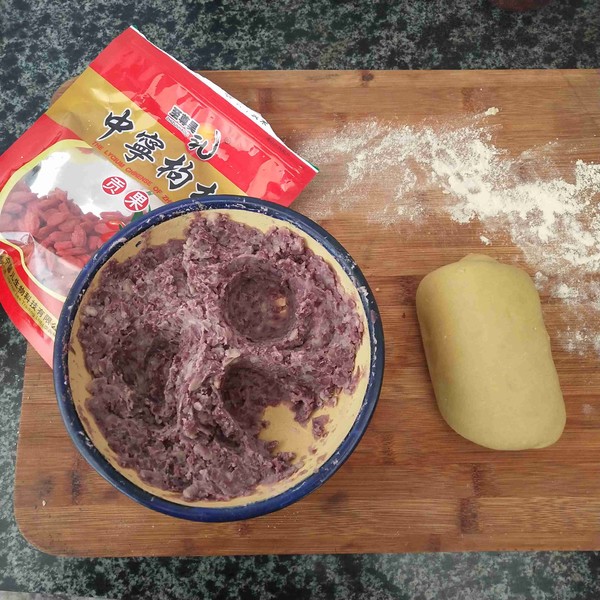 黄米面黄豆甜饺子的做法步骤:2