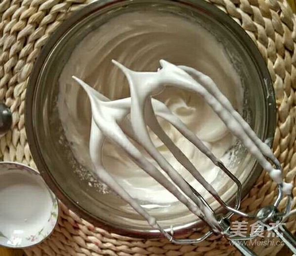 草莓季蛋白霜草莓蛋糕的做法步骤：5