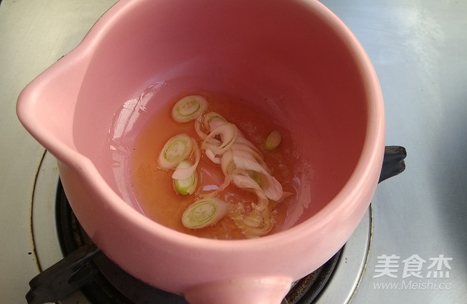 酸菜豆腐烩磷虾的做法步骤:6