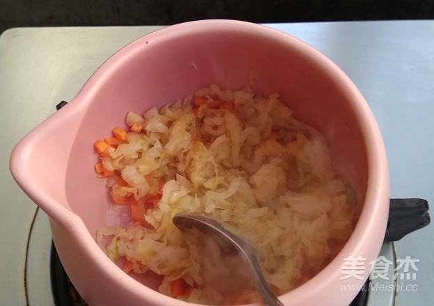 酸菜豆腐烩磷虾的做法步骤:8