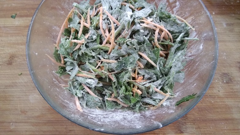 蒜香芹菜叶的做法步骤:4