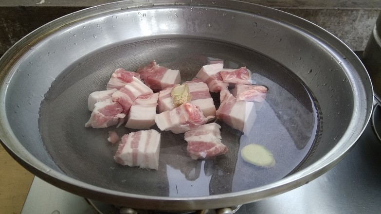 家常柠檬红烧肉的做法步骤:3