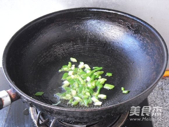 红烧肉烧扁豆的做法步骤:2