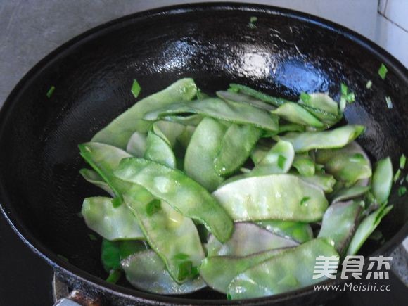 红烧肉烧扁豆的做法步骤:4