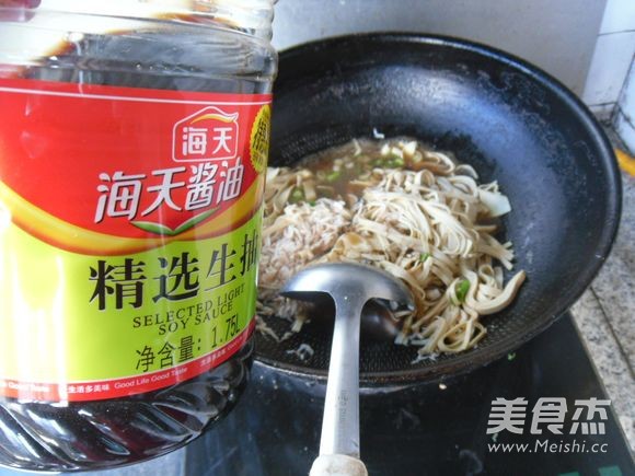 豆腐丝炒韭菜的做法步骤:6