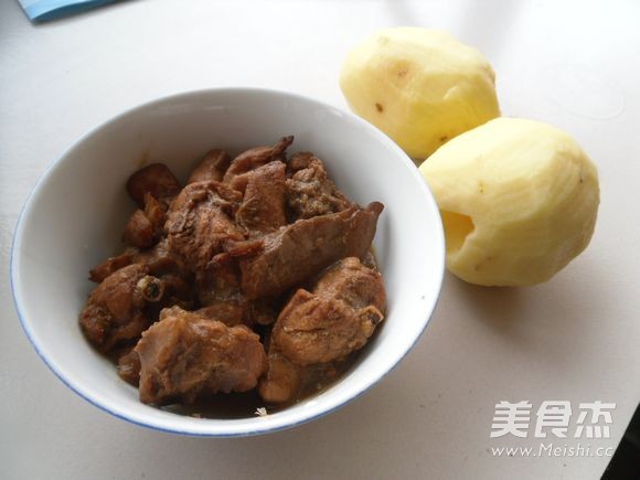 土豆烧兔肉的做法步骤：1