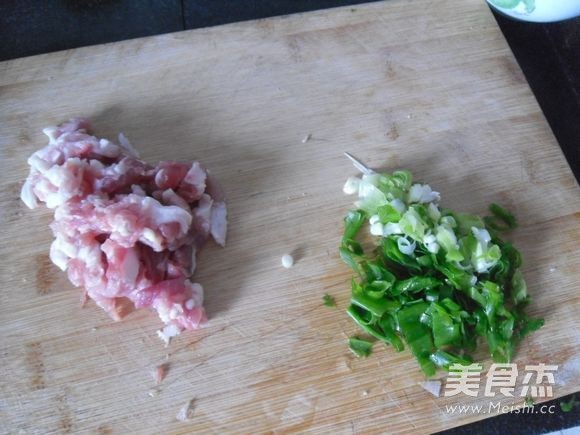 肉丝酸菜的做法步骤:2