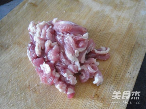 酸菜炖粉丝的做法步骤:2