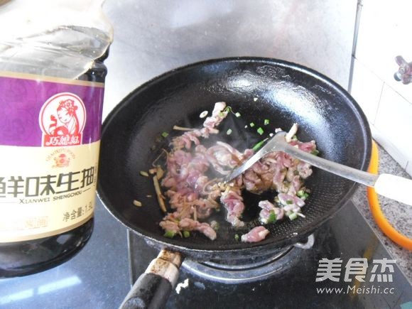 酸菜炖粉丝的做法步骤:5
