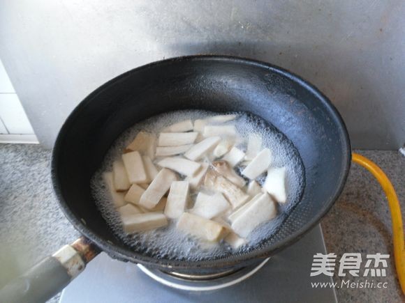 胡椒酱烧芹菜的做法步骤：4