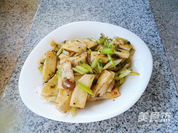 胡椒酱烧芹菜的做法步骤：13
