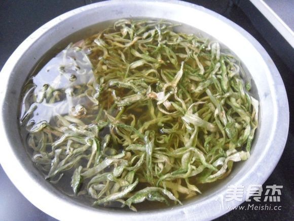 肉烧干豆角丝的做法步骤:2
