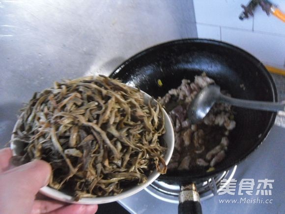 肉烧干豆角丝的做法步骤:10