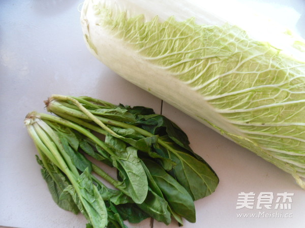 菠菜梗炒白菜条的做法步骤：1