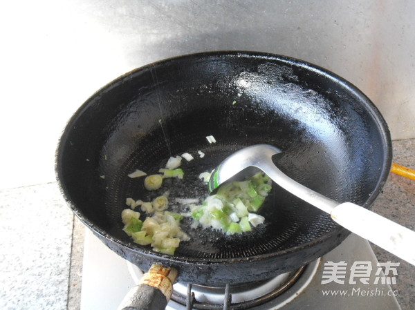 红咖喱烧圆白菜的做法步骤:3