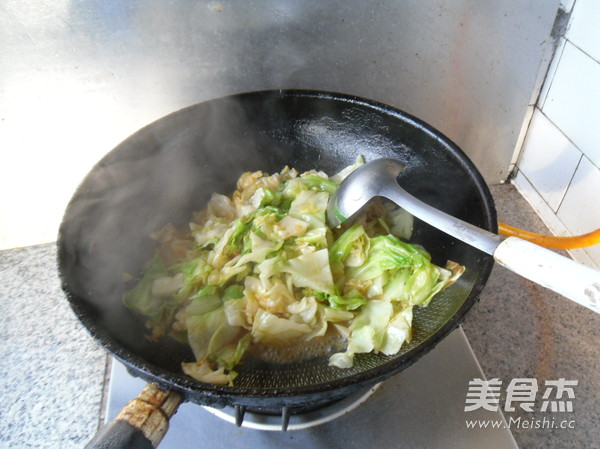 红咖喱烧圆白菜的做法步骤:7