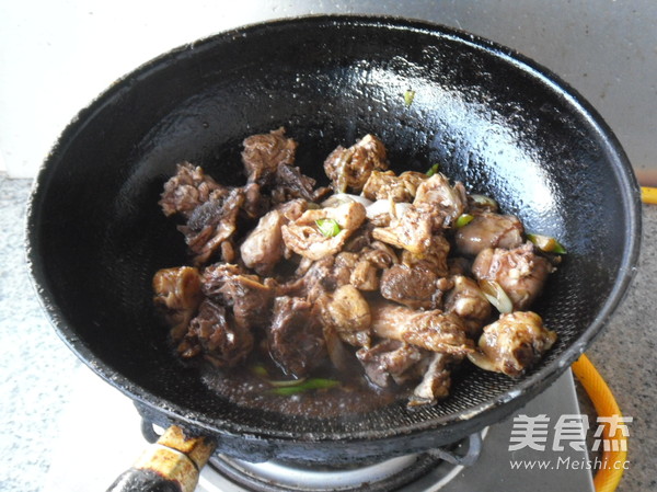 鸡肉块炖土豆的做法步骤：7