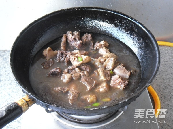 鸡肉块炖土豆的做法步骤：8