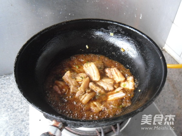 五花肉炖豆角的做法步骤：7