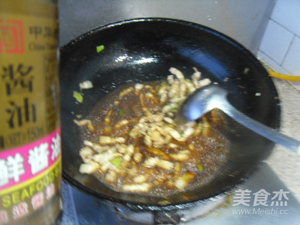 五花肉烧酸菜的做法步骤：5