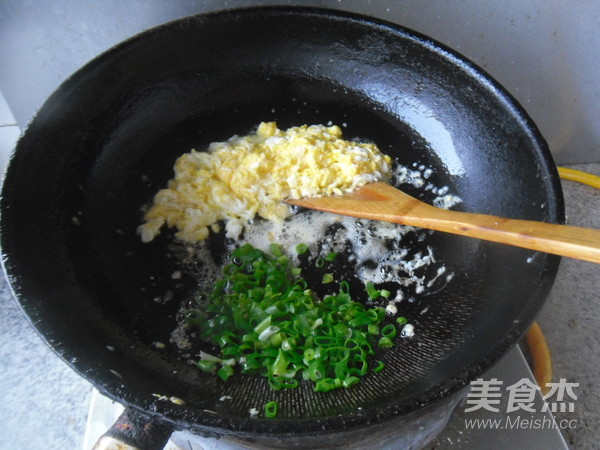 鸡蛋酱炒饭的做法步骤:4