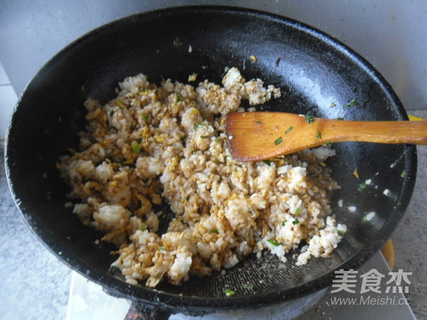 鸡蛋酱炒饭的做法步骤:9