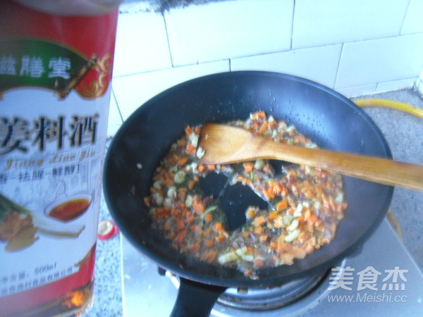 火腿咸蛋炒饭的做法步骤:4