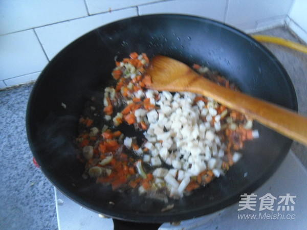 火腿咸蛋炒饭的做法步骤:5