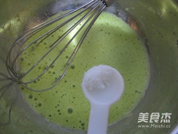菠菜蛋糕卷的做法步骤:6