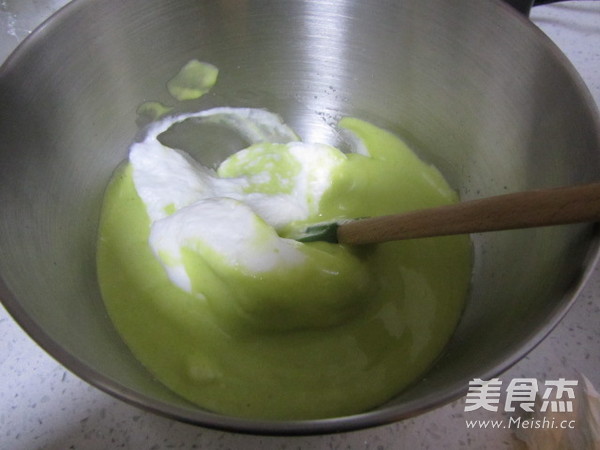 菠菜蛋糕卷的做法步骤:12