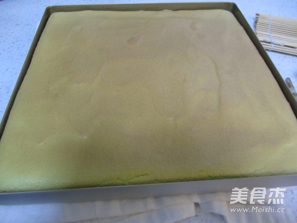 菠菜蛋糕卷的做法步骤:16