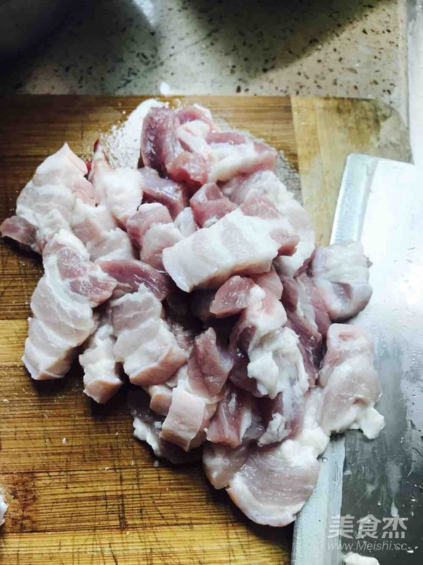 红烧肉的做法步骤：1