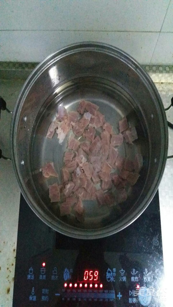 土豆烧牛肉的做法步骤:2