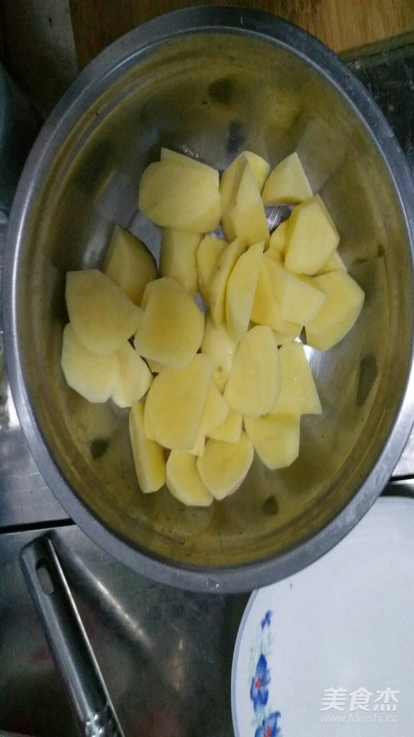 土豆烧牛肉的做法步骤:7