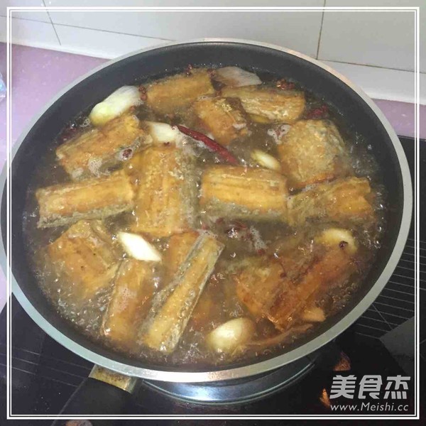 红烧带鱼的做法步骤:8