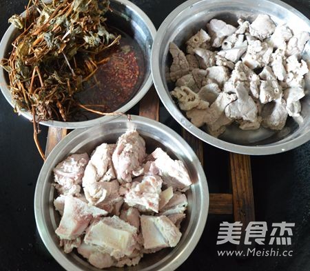 鱼腥草猪肺骨头汤的做法步骤:6