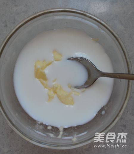 海绵纸杯蛋糕的做法步骤:2