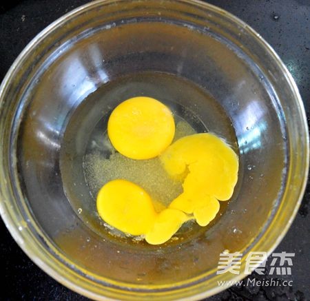 海绵纸杯蛋糕的做法步骤:3