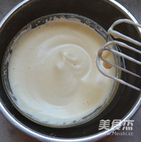 海绵纸杯蛋糕的做法步骤:4