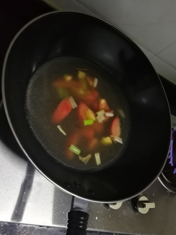 西红柿海参面的做法步骤：3
