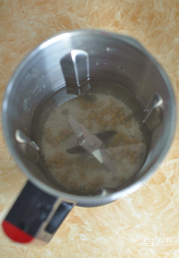 糯米冰糖黄豆浆的做法步骤:3