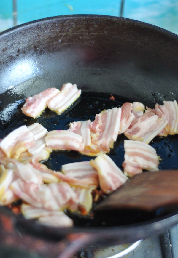 冬笋小炒肉的做法步骤:3