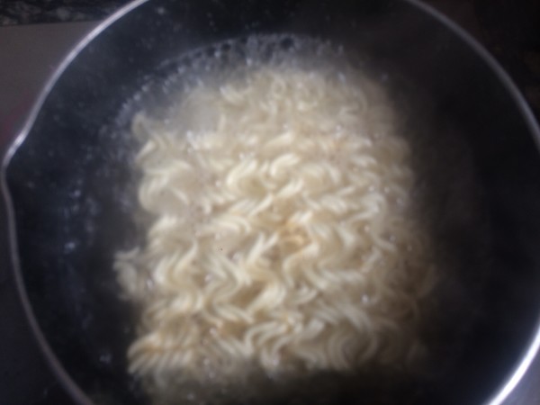 麻辣火锅汤面的做法步骤:8