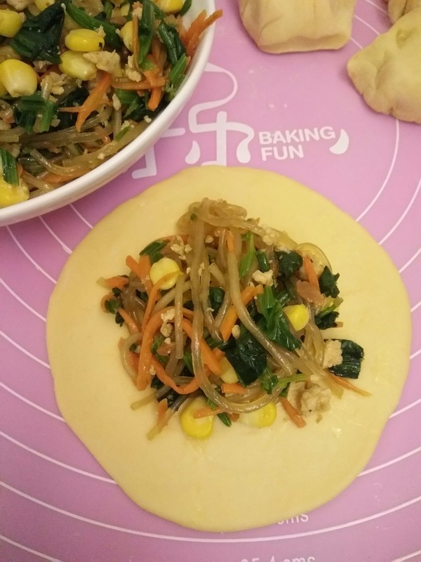 菠菜盒子的做法步骤：10