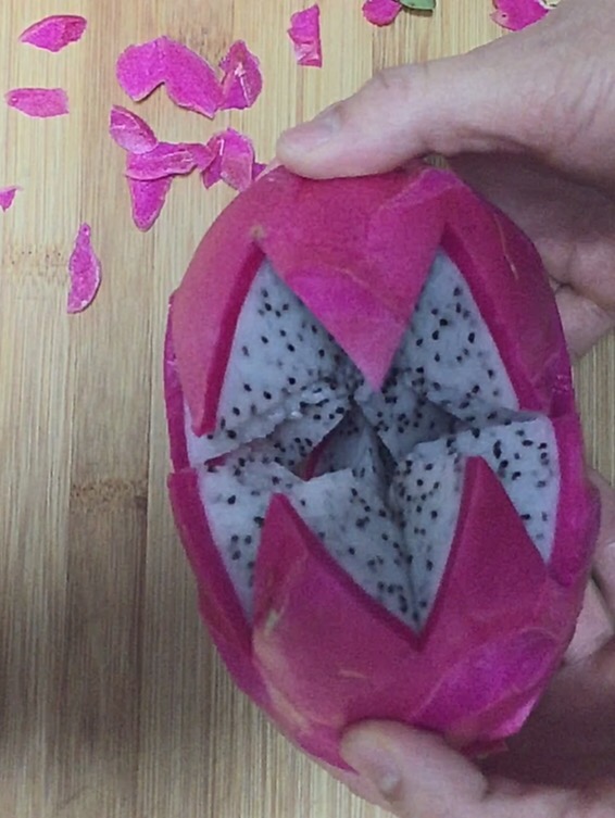 火龙果的花式切法的做法步骤：4